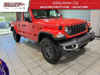 New 2025 Jeep Gladiator Sport 360° Tour