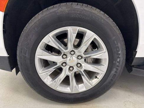 Used 2024 Chevrolet Suburban Premier image 42