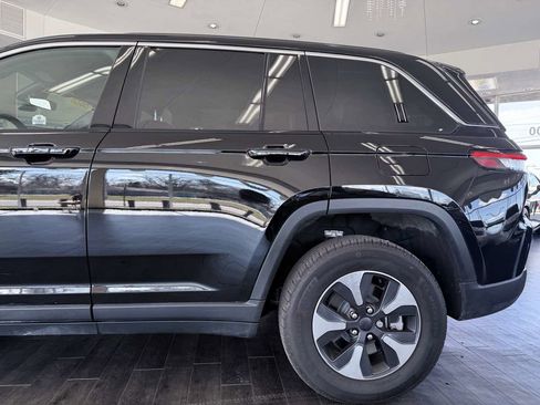 Used 2025 Jeep Grand Cherokee Limited 4xe image 23