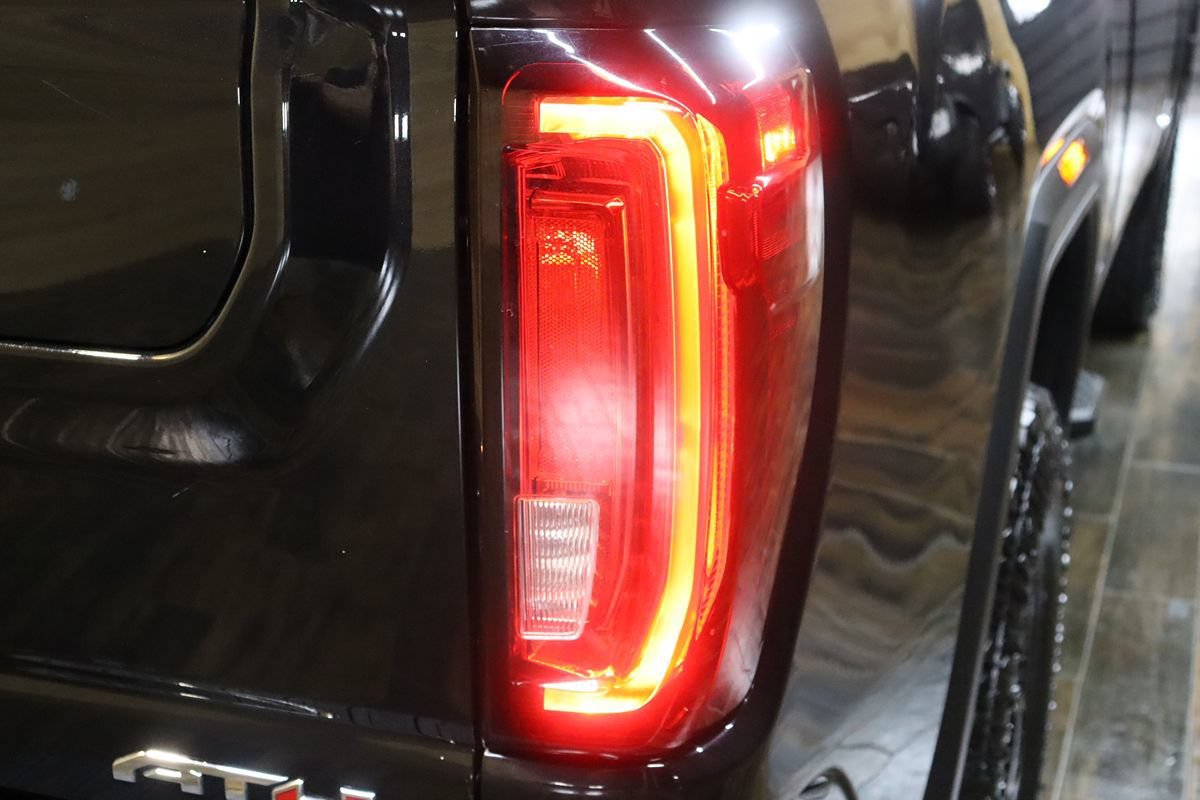 Used 2023 GMC Sierra 2500 AT4 w/ AT4 Premium Plus Package AWD/4WD image 27