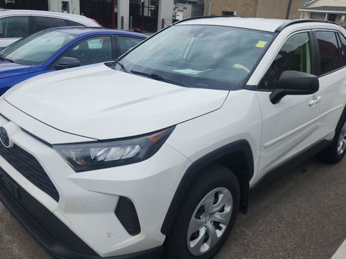 Used 2019 Toyota RAV4 LE w/ All Weather Liner Package FWD image 9