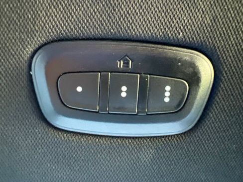 Used 2024 Jeep Wagoneer L Series II RWD image 70