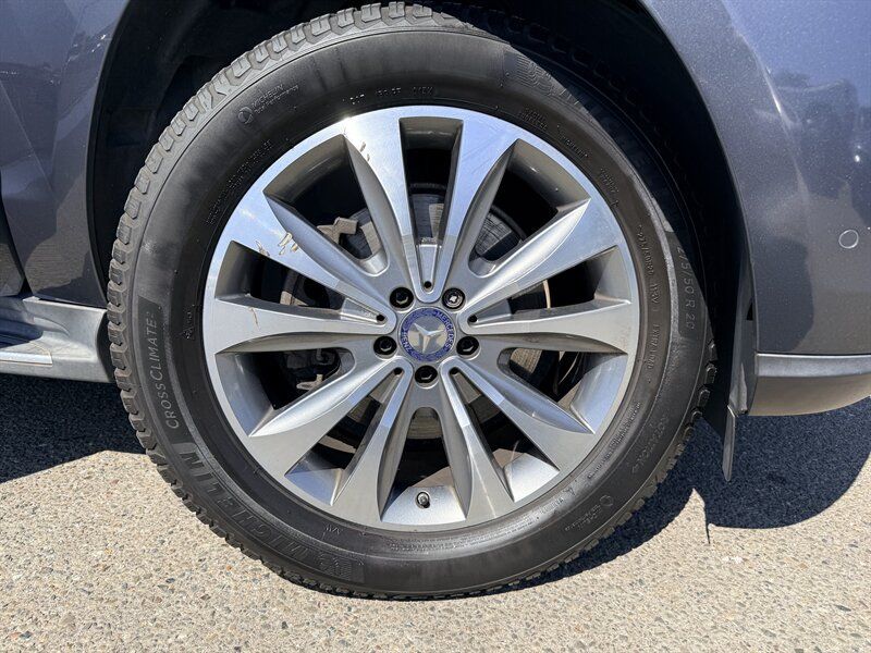 Used 2015 Mercedes-Benz GL 450 4MATIC image 31