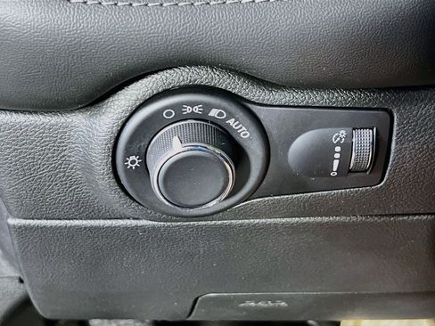 Used 2023 Dodge Durango SXT Launch Edition AWD/4WD image 10