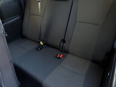 Used 2024 Toyota Highlander LE image 16