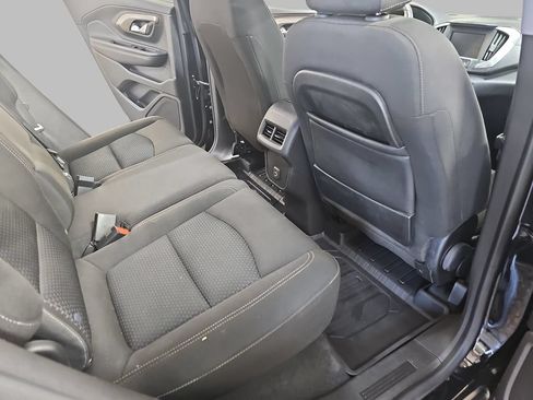 Used 2024 GMC Terrain SLE w/ Driver Convenience Package FWD image 14