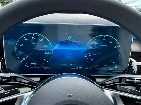 Used 2026 Mercedes-Benz GLC 300 image 24