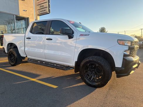 Used 2020 Chevrolet Silverado 1500 Custom Trail Boss w/ Custom Convenience Package image 2
