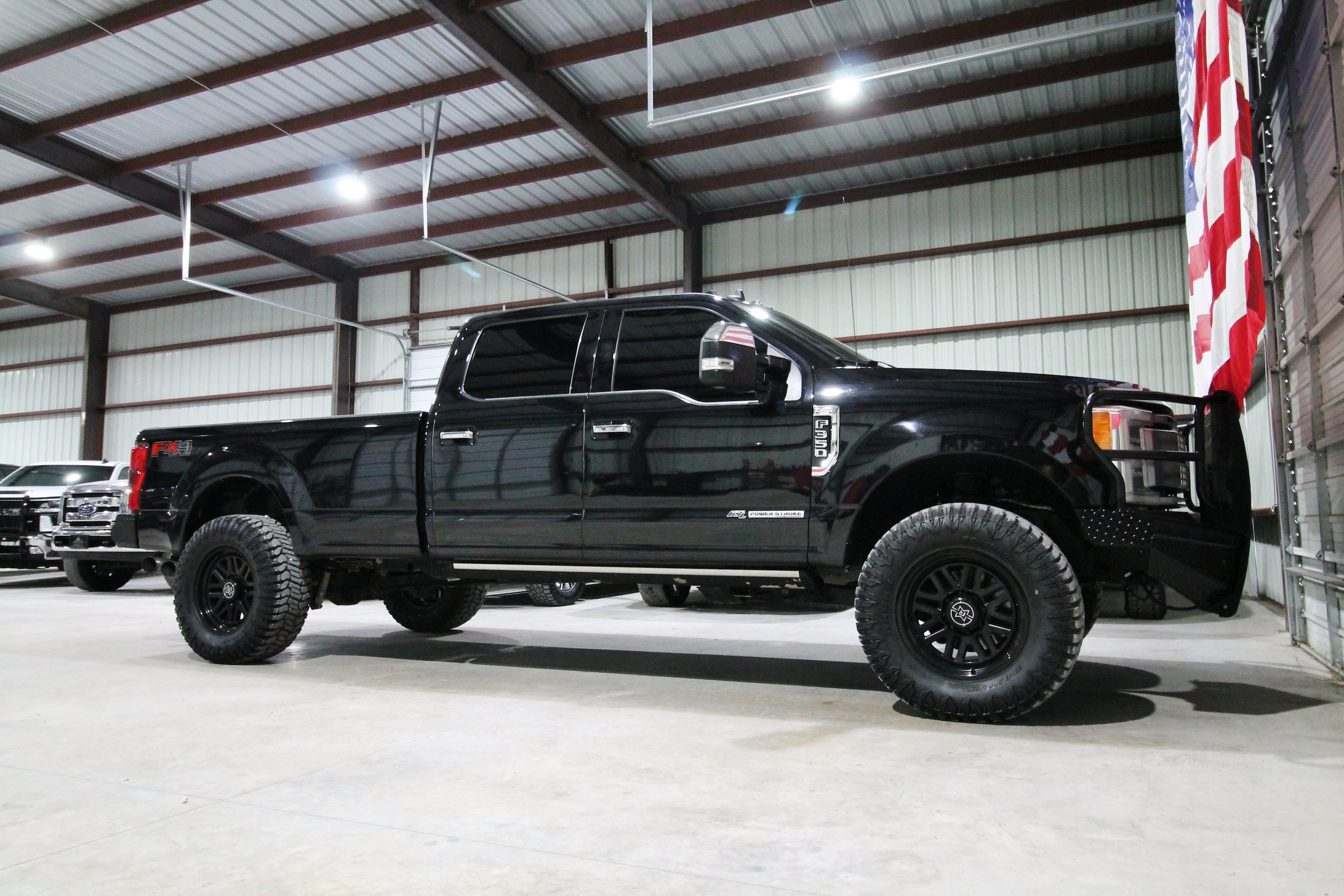 Used 2019 Ford F350 Platinum w/ Platinum Ultimate Package AWD/4WD image 16