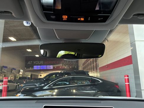 Used 2026 Volkswagen Tiguan SE FWD image 20