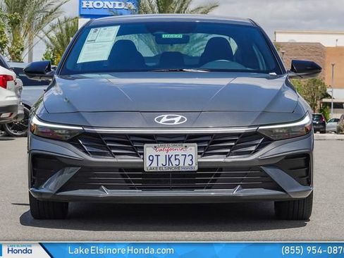 Used 2025 Hyundai Elantra Sport FWD image 3