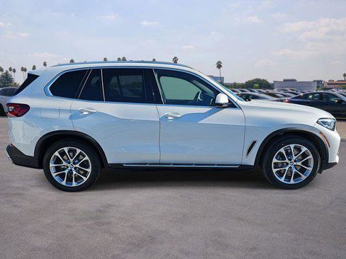 Certified 2023 BMW X5 sDrive40i w/ Premium Package image 4