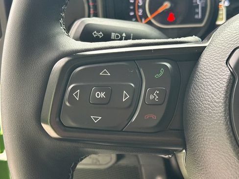 Used 2025 Jeep Wrangler Unlimited Rubicon AWD/4WD image 31