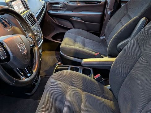 Certified 2020 Dodge Grand Caravan SE image 12