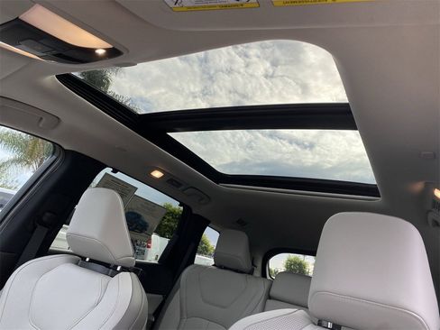 Certified 2026 INFINITI QX60 Luxe w/ Family Package image 37