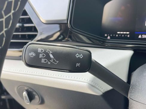 Used 2025 Volkswagen Taos S image 21