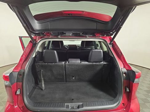 Used 2021 Toyota Highlander Limited FWD image 34