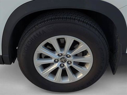 Used 2025 Toyota Grand Highlander FWD image 8