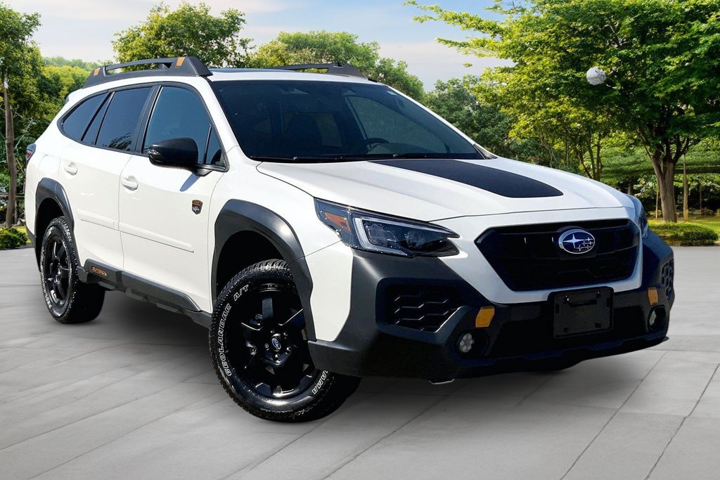 Used 2025 Subaru Outback Wilderness AWD/4WD image 3
