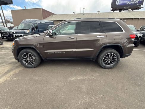 Used 2017 Jeep Grand Cherokee Limited AWD/4WD image 4