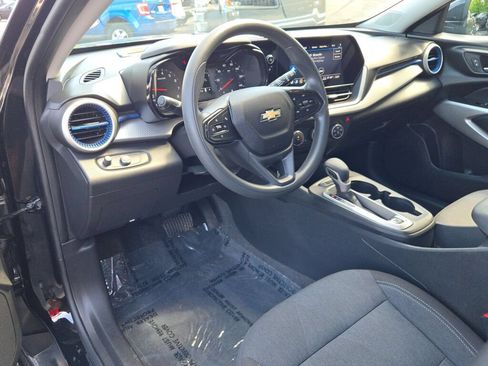 Certified 2024 Chevrolet Trax LS w/ LS Convenience Package FWD image 19