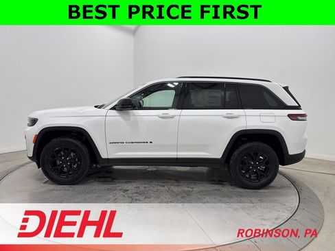 New 2026 Jeep Grand Cherokee Altitude image 4