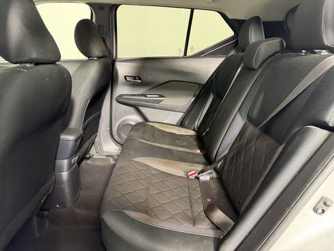 Used 2020 Nissan Kicks SV FWD image 20