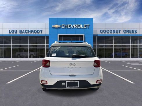 Used 2025 Hyundai Venue SEL FWD image 7