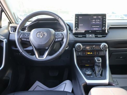 Used 2022 Toyota RAV4 Limited image 19