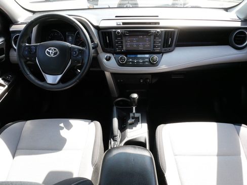 Used 2018 Toyota RAV4 XLE AWD/4WD image 10