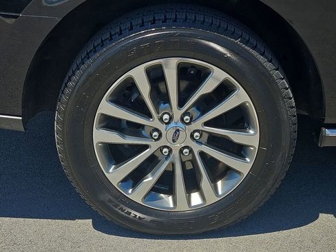 Used 2018 Ford Expedition Limited RWD image 7