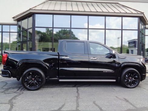 Used 2022 GMC Sierra 1500 Denali w/ Technology Package AWD/4WD image 4