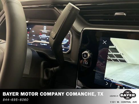 Used 2025 GMC Sierra 2500 AT4 image 15