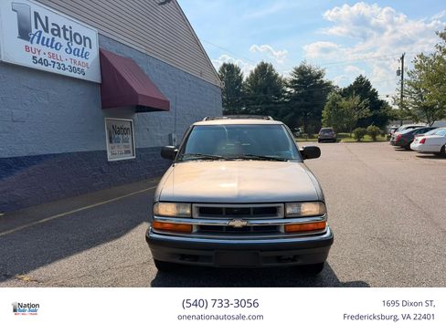 Used 2001 Chevrolet Blazer LT w/ Preferred Equipment Group AWD/4WD image 2