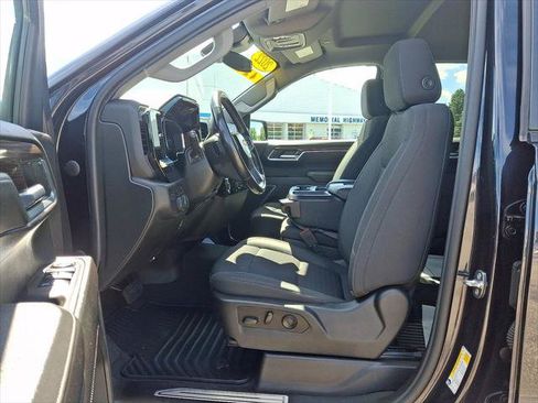 Used 2022 Chevrolet Silverado 1500 LT AWD/4WD image 15