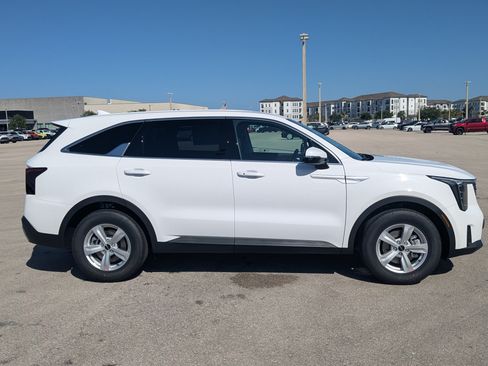 New 2026 Kia Sorento LX FWD image 4