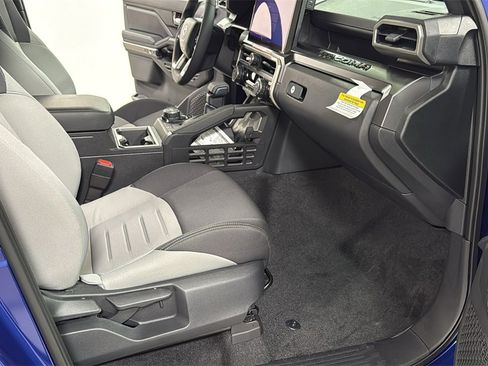 New 2025 Toyota Tacoma TRD Off-Road image 18