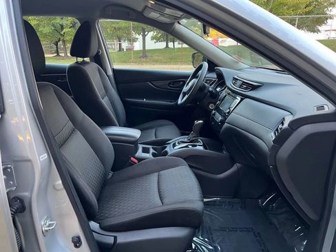 Used 2020 Nissan Rogue S image 33