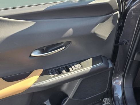 New 2026 Lexus UX 300h FWD image 10