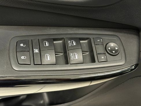Used 2020 Jeep Cherokee Latitude Plus FWD image 24