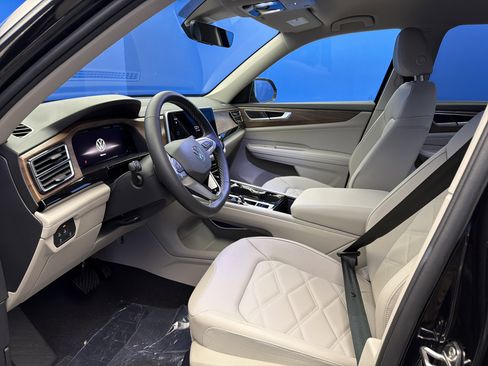 New 2026 Volkswagen Atlas SE image 13