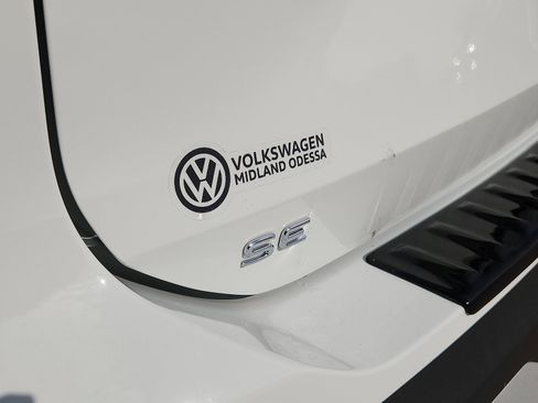 New 2025 Volkswagen Tiguan SE image 10