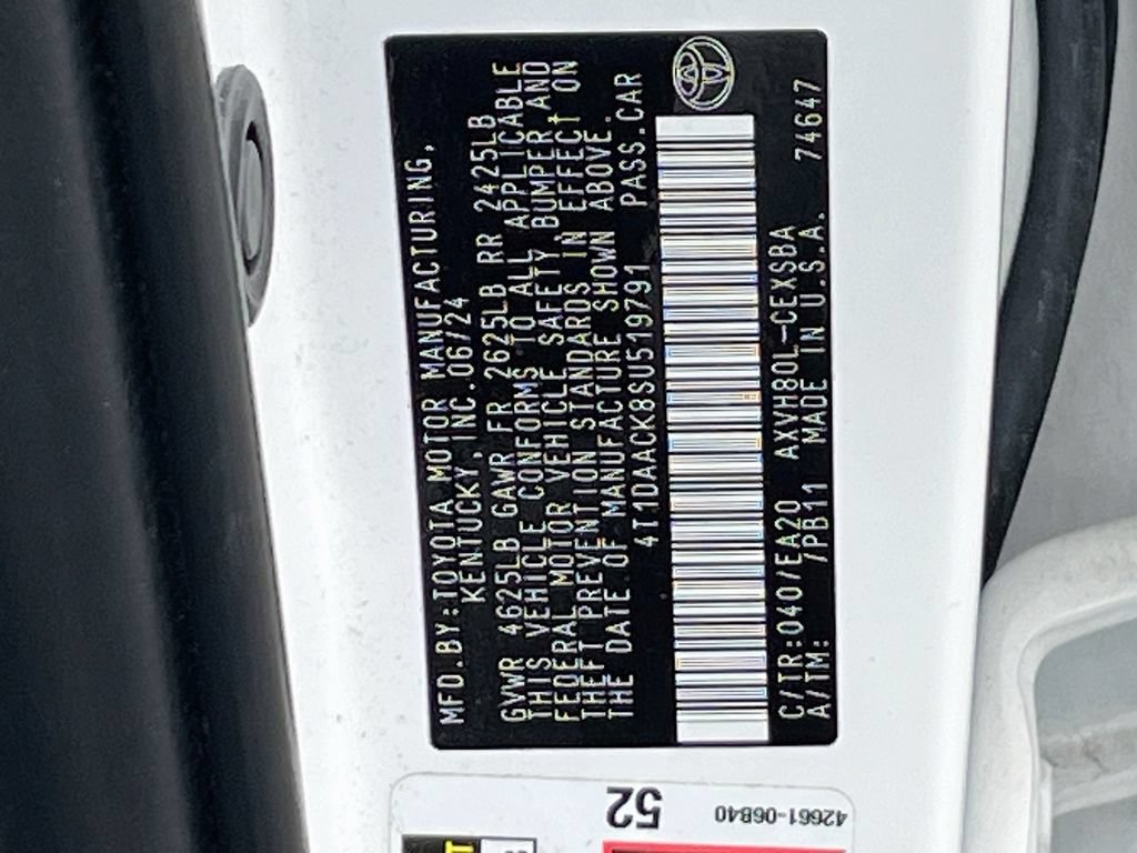 Used 2025 Toyota Camry SE FWD image 14
