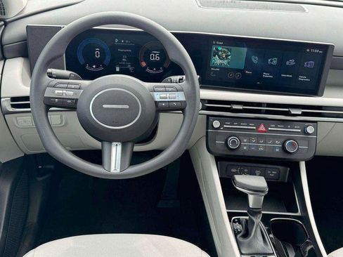New 2025 Hyundai Tucson SE AWD/4WD image 17