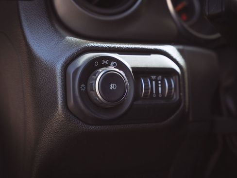 Used 2021 Jeep Wrangler Sport image 23