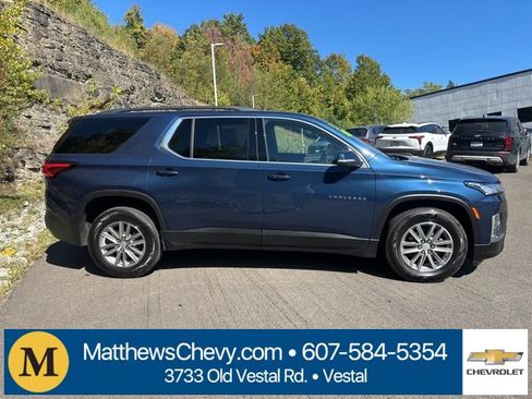 Used 2023 Chevrolet Traverse LT image 5