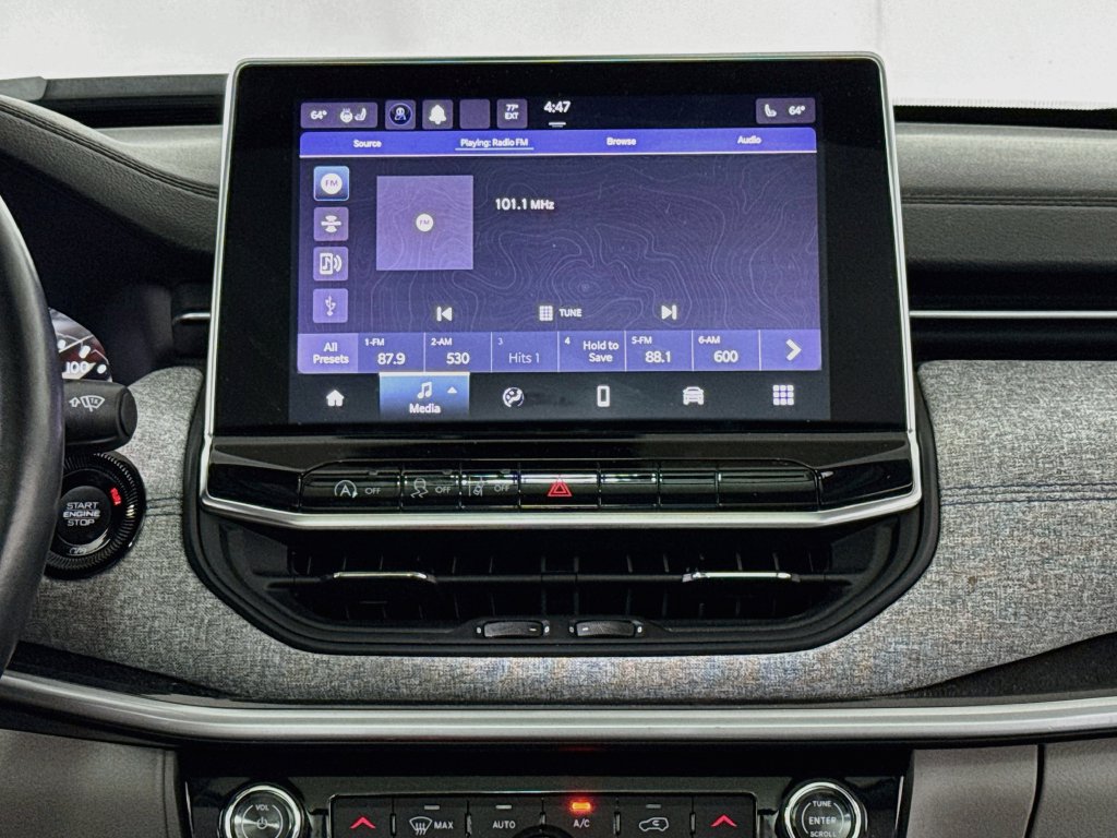 Used 2022 Jeep Compass Latitude w/ Sun and Sound Group AWD/4WD image 14