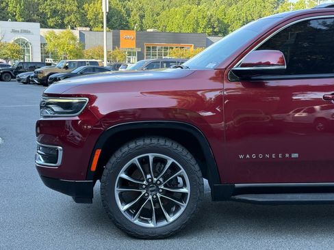 Used 2022 Jeep Wagoneer Series II w/ Premium Group I AWD/4WD image 11