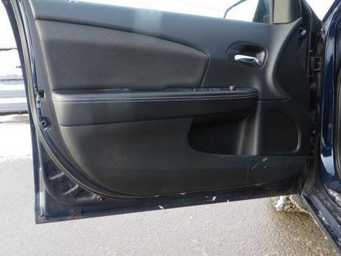 Used 2013 Dodge Avenger SE image 35