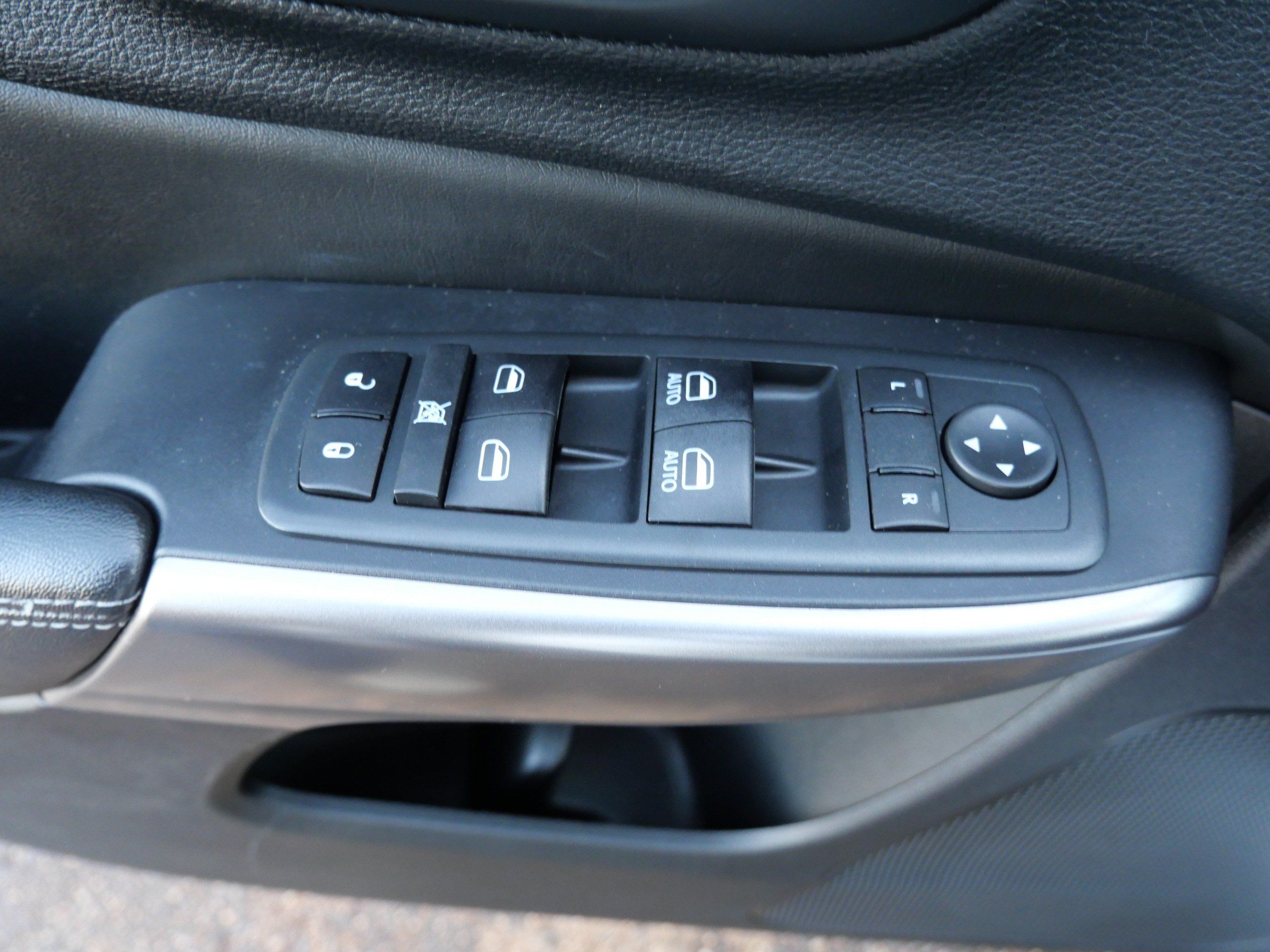 Used 2020 Jeep Cherokee Limited AWD/4WD image 20